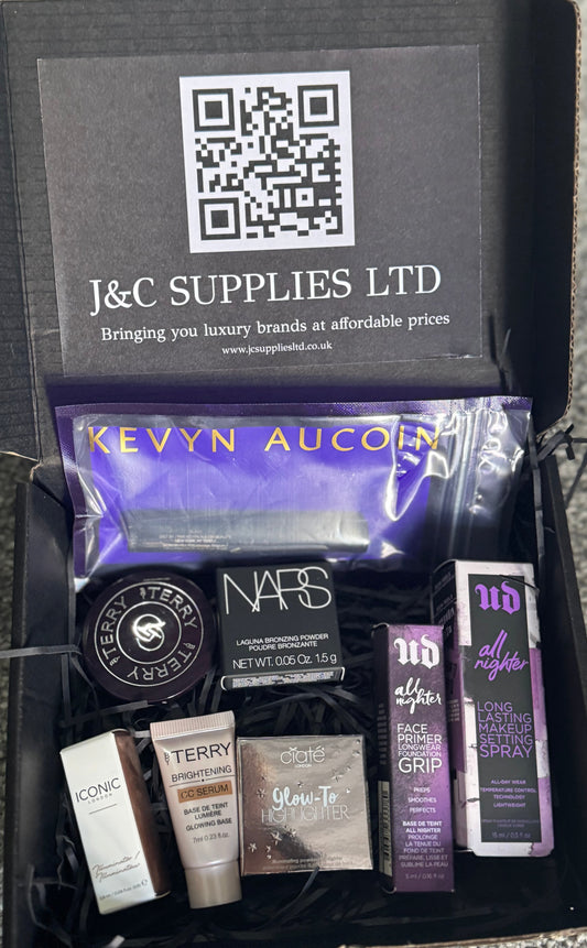 The Glow & Glam Face Set (Worth £109) 🖤