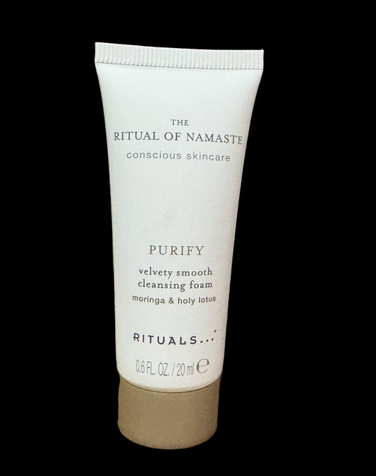 THE RITUAL OF NAMASTE
Velvety Smooth Cleansing Foam 20ml